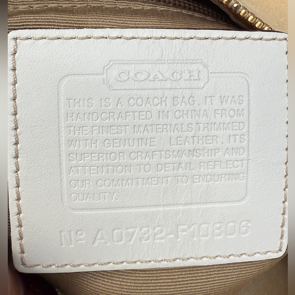 Coach Scribbles Signature C HamptonTote Bag (w/hang tag)(EUC) - Picture 14 of 16